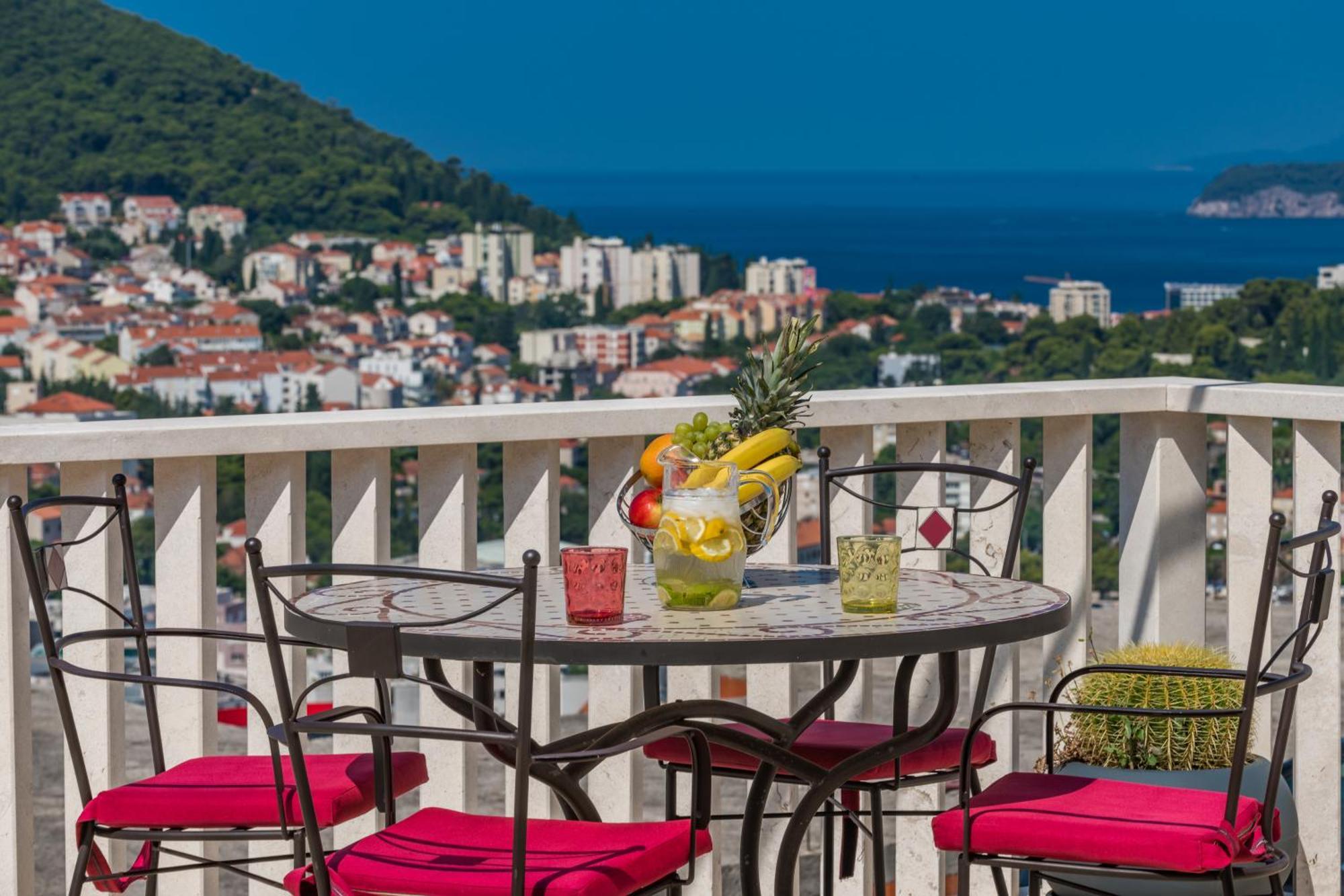 Apartman Lea *